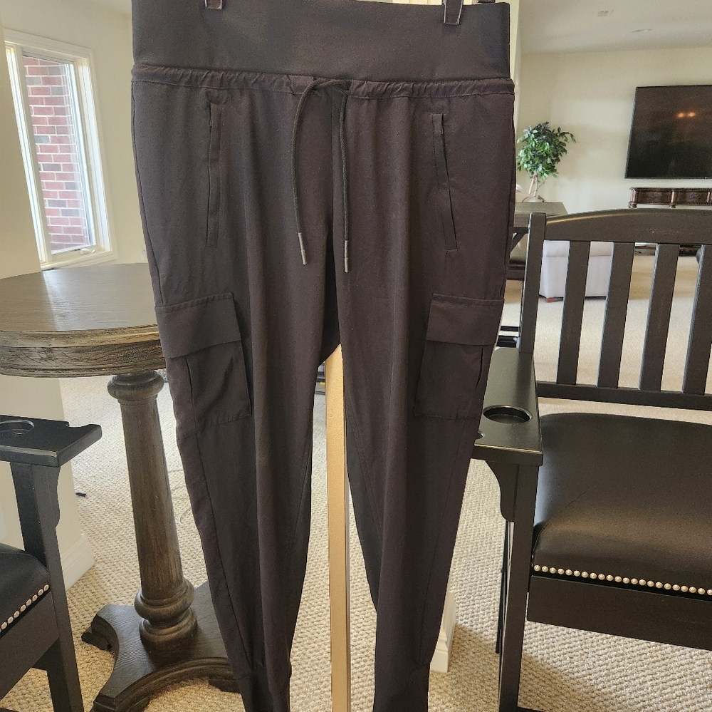 EUC Athleta black jogger pants